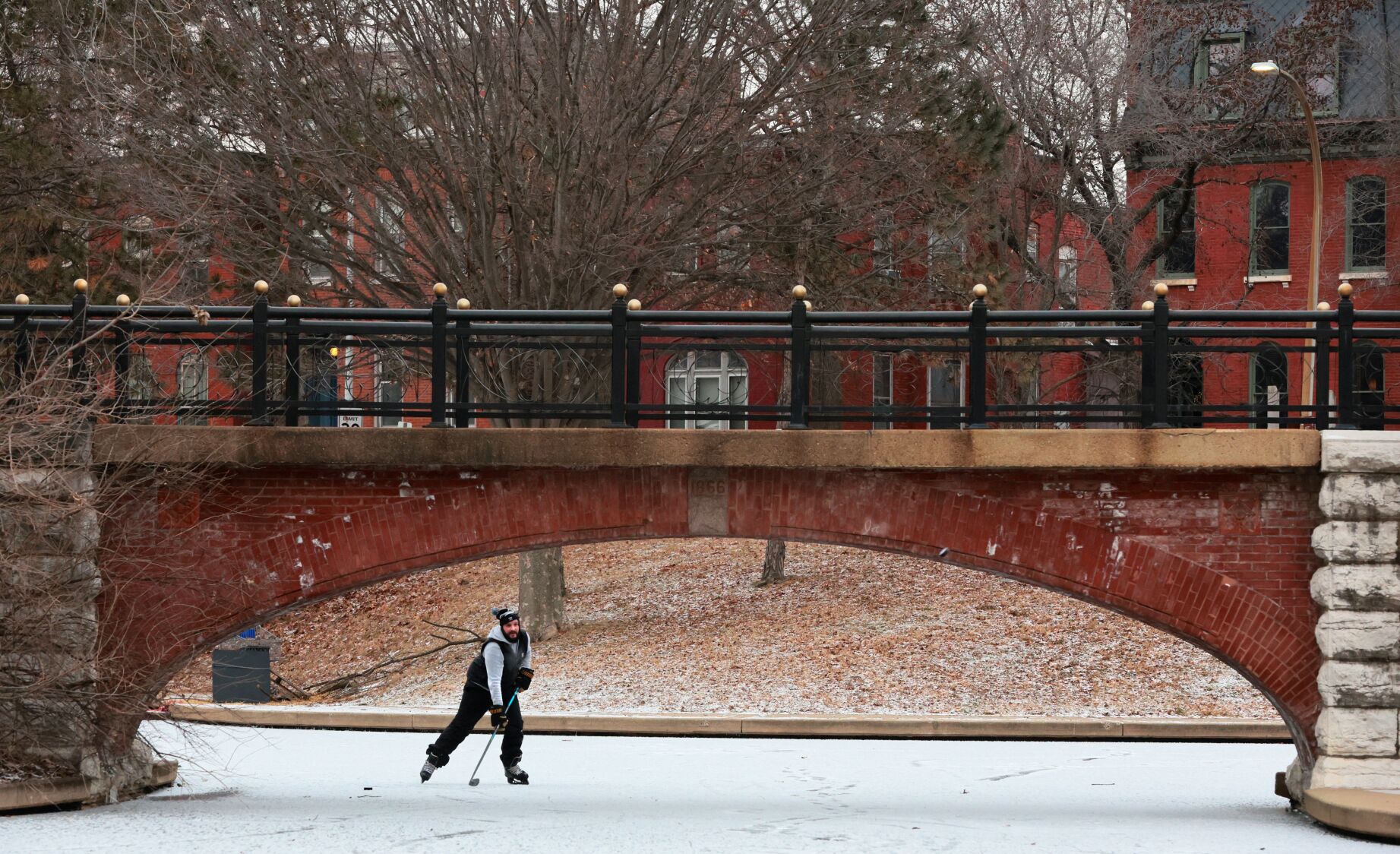 Benton Park Lake becomes hockey rink